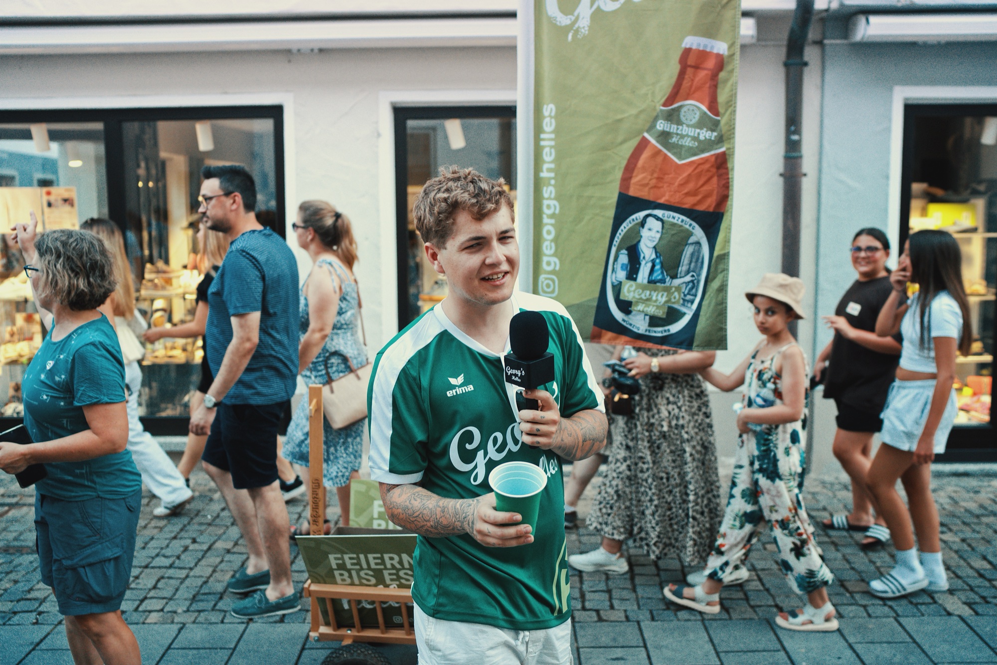 Georgs Helles: eine neue Biermarke für die Party, Standbild 1