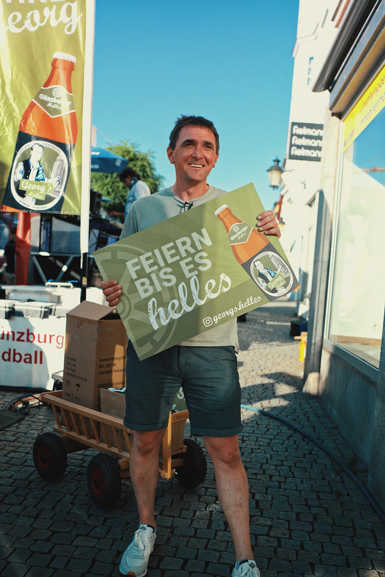 Georgs Helles: eine neue Biermarke für die Party, Standbild 9